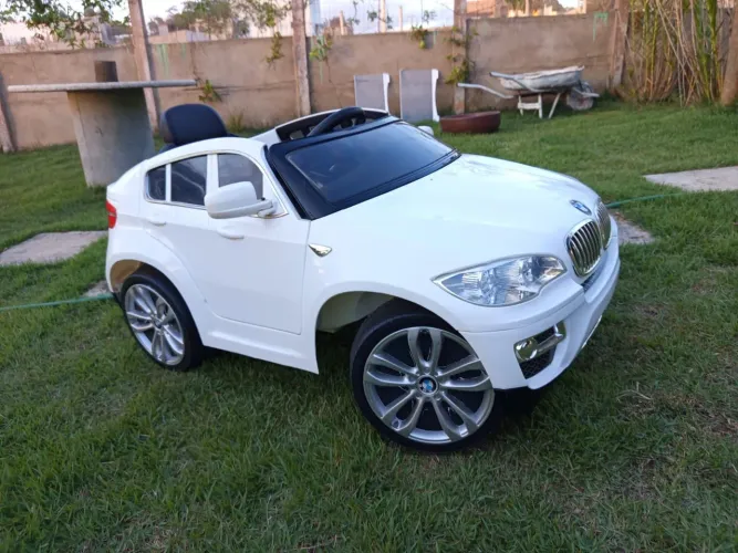 Carrinho elétrico BMW 