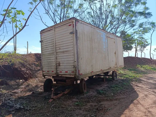 Baú para F4000 ou caminhao pequeno