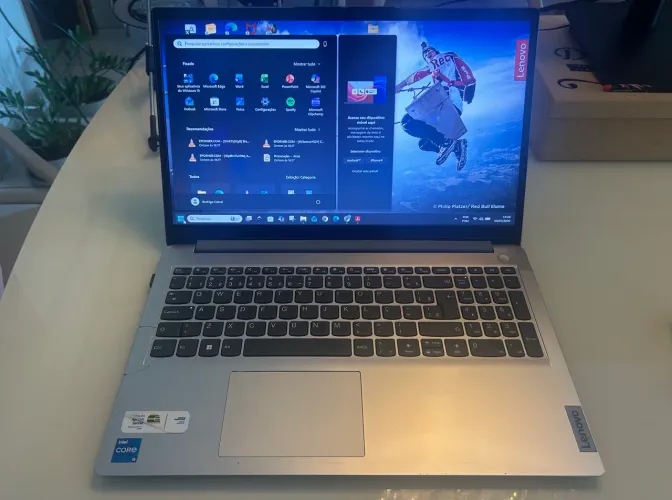 Notebook Lenovo IdeaPad 3, Intel Core i5 11ª G, 8GB RAM e SSD 500GB.