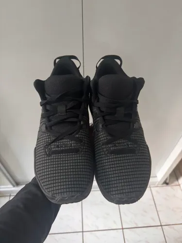 Tênis Nike LeBron Witness 7 - Preto