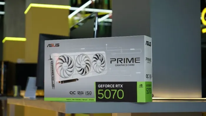 Placa de Vídeo RTX 5070 12GB ASUS Prime White OC por R$ 5.299
