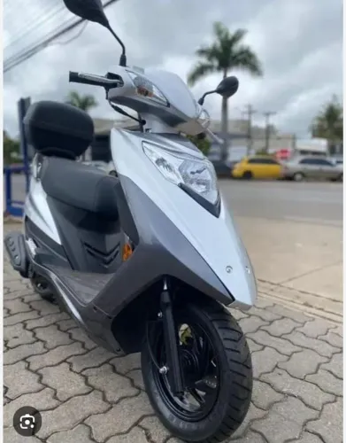 Scooter Lindy 125 Prata