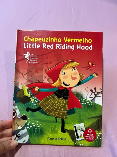 Livro chapeuzinho Vermelho - bilíngue 