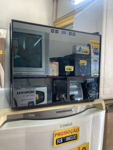 Adega de vinhos termoelétrica para 12 garrafas (Leia o Anúncio)