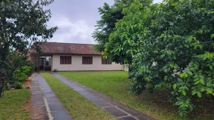 Velleda oferece espetacular casa, estilo sítio no cond Goufe 2, em Águas Claras, aceita fi