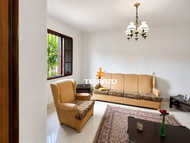 Casa com 5 dormitórios à venda, 245 m² por R$ 1.350.000,00 - Vila Santa Cecília - Volta Re