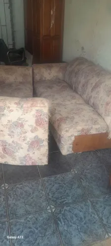 Sofa canto floral usado