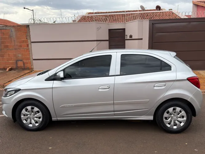 Chevrolet Onix Hatch LT 1.0 8V Flex Mec. 4P 2019