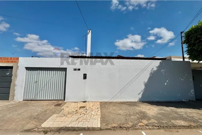 Casa Ampla e Charmosa no Bairro São Pedro!