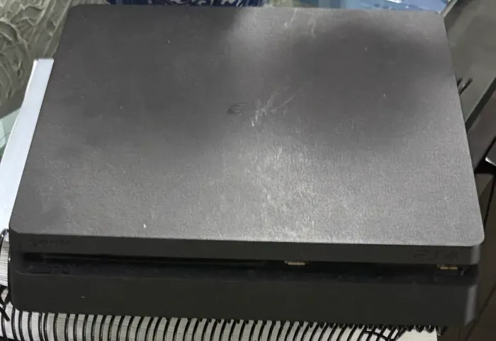 Vendo PS4 seminovo 500gb com um controle de brinde