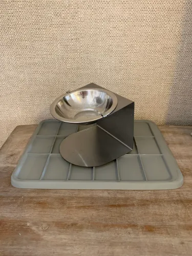 Kit Comedouro Elevado Inox + Tapete Zee.Mat Antiformigas para gatos ou cães pequenos