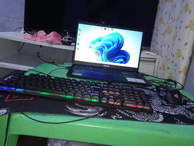 Notebook com kit teclado e mouse gamer 