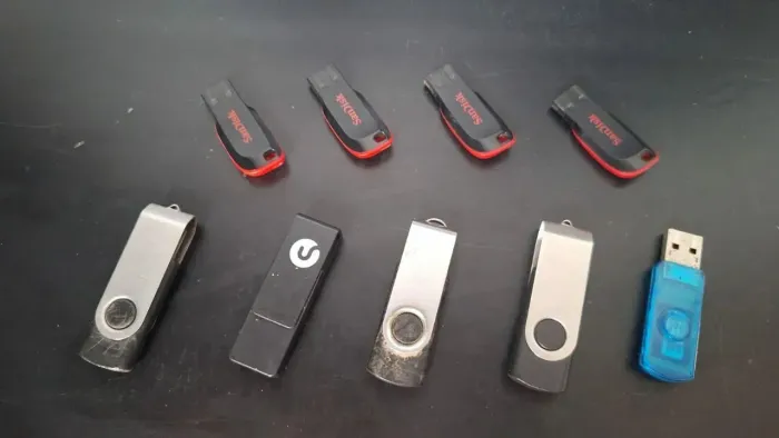 Pendrives variados