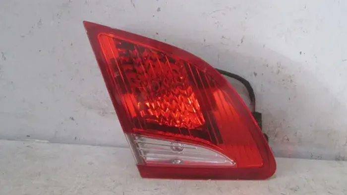 Lanterna Tampa Traseira Peugeot 408 25074 Esquerdo Vermelho