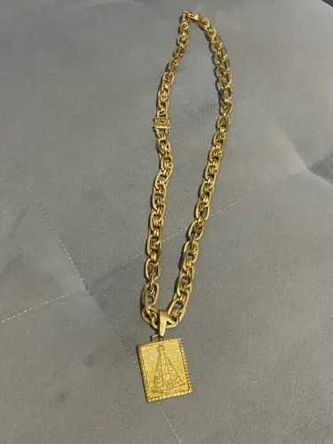 Vendo cordão de moeda antiga de 70cm mais a medalha