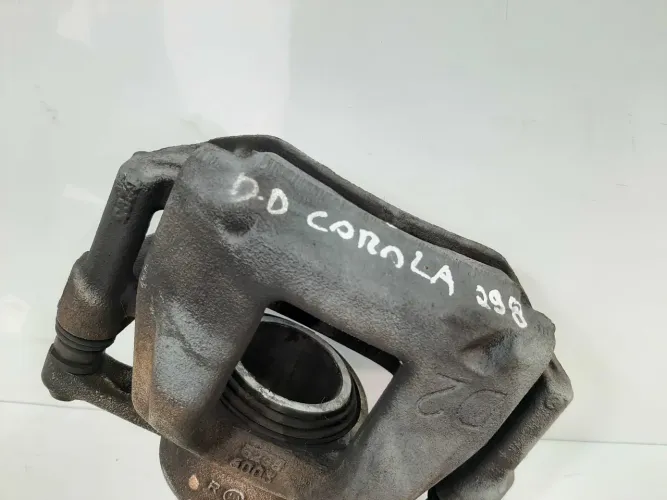 Pinça Dianteiro Direito Corolla Xei 2.0 2014 2015 A 2017