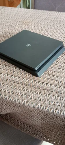 PS4, 2 controles e jogo