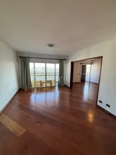 Amplo apartamento de 2 dms e 2 vagas