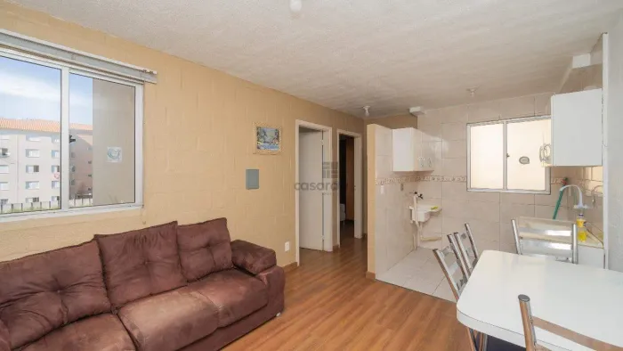 Apartamento 2 dormitórios (mobiliado) no fundo no bairro Fragata aluguel R$ 800 + condomí