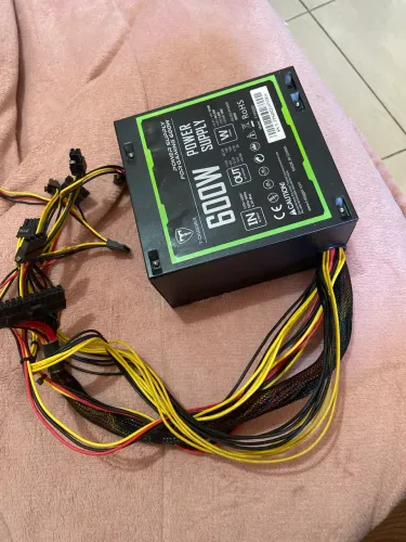 Fonte Para Computador T-dagger 600w Bivolt Chaveada Proteção Preto