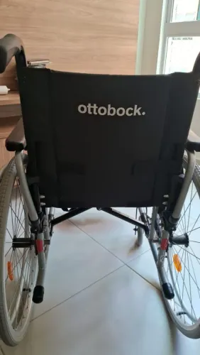 Cadeira de rodas 6meses de uso perfeito estado