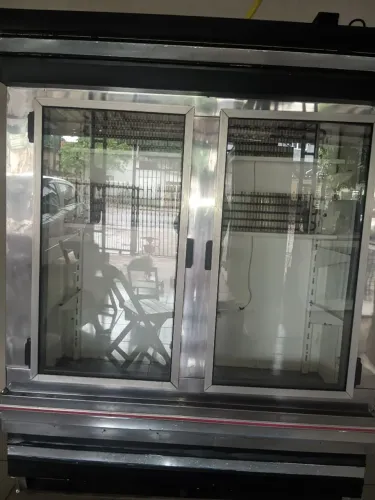 Vende-se expositor e câmera 