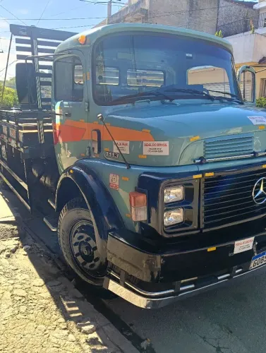 CAMINHÃO MERCEDES