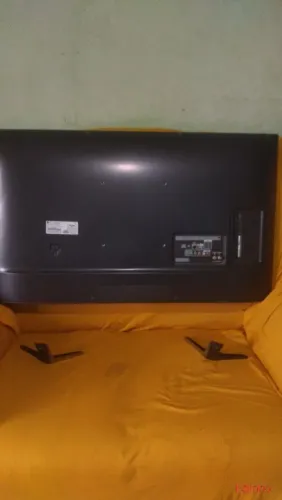Smartv lg43uj6565 com listras na tela