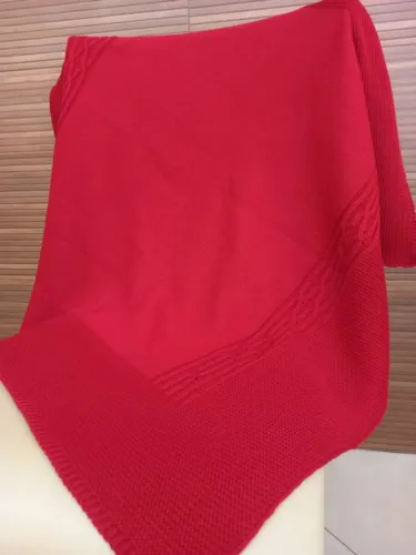 Manta Saída de Maternidade em Tricô! Azul Bebê/Branca/vermelho. Tamanho 80X80cm