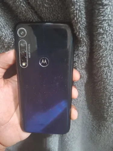 Moto G8 plus ótimo estado 