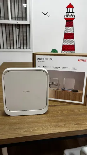 Projetor XGIMI Elfin Flip Full HD Netflix Dolby Audio