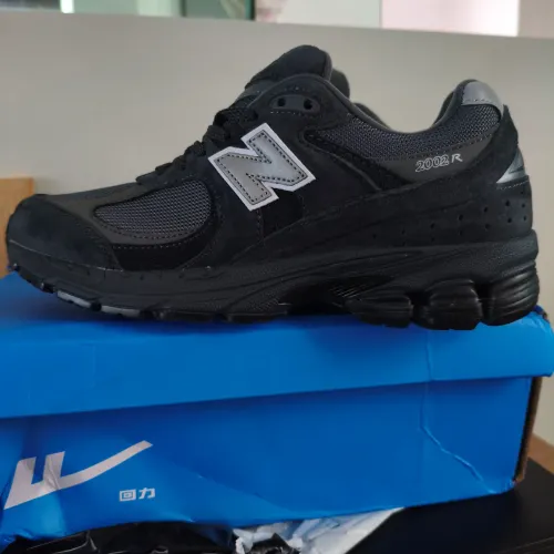 Tênis New balance 2002R
