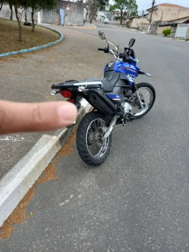 Moto zerada , muito conservada , km baixíssimo, revisões em concessionária