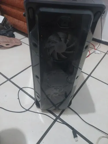 Gabinete com 3 fans RGB leia descrição 