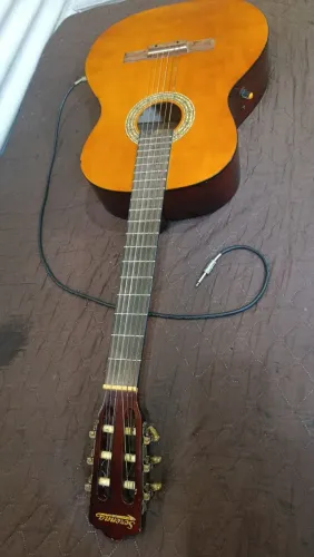 Violão elétrico, cordas em nylon regulado por um profissional e funcionando no som! #1
