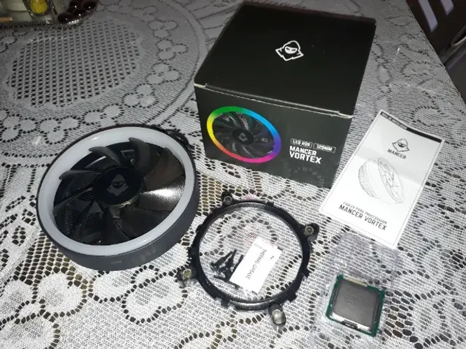 KIT I3 3240 + Cooler Mancer Vortex Rainbow RGB