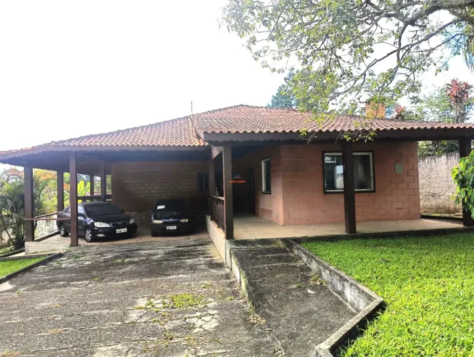 Linda Casa em Condomínio à Venda em Cotia-SP, Chácara Rincão: 3 Quartos, 1 Suíte, 3 Salas,