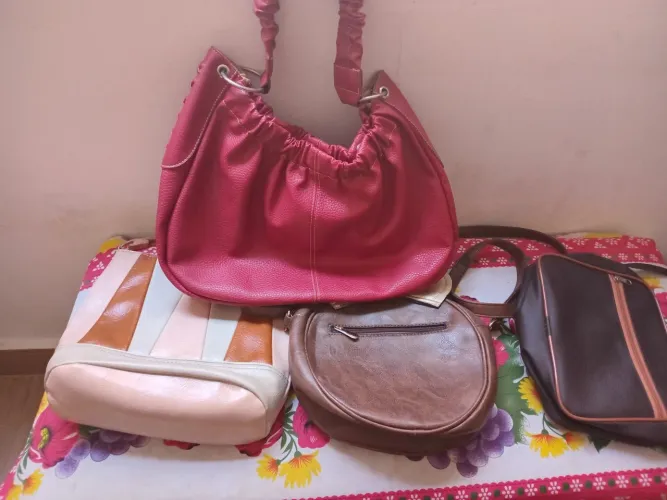 Lindas bolsas qualquer unidade só 35,00