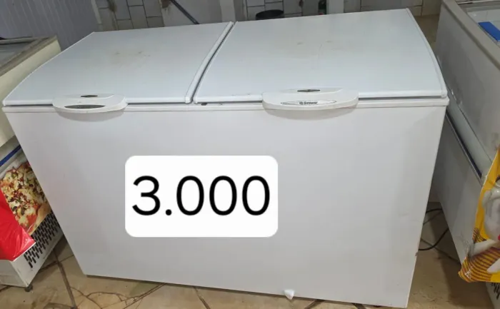 Ilha e freezer