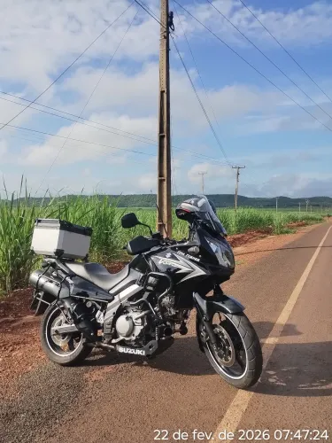 Vendo v-strom impecável ano 2012