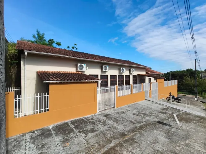 Imóvel Comercial para Venda em Cruzeiro do Sul, João Alves, 1 dormitório, 2 banheiros