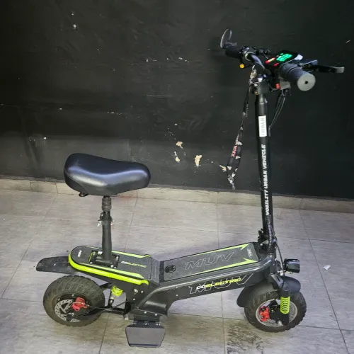 Marca MUV modelo muv urban de 850w bateria de 48v 15Ah, freio a disco e freio regenerativo