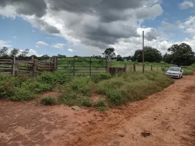 Fazendinha de 32 hectares em Varzelândia - MG, próximo ao povoado de Lagoinha.