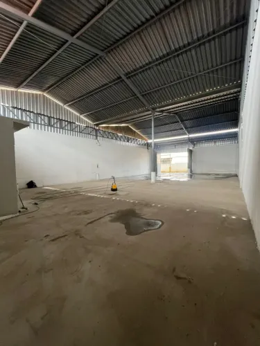 ALUGO GALPÃO COMERCIAL 300m²