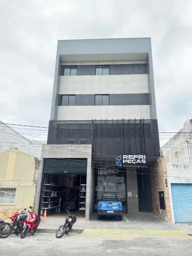Alugo apartamento, contendo quarto, banheiro, cozinha americana.