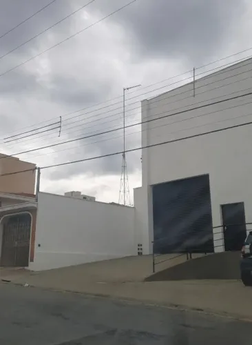 Barracão para Locação em Limeira, Centro, 2 banheiros, 3 vagas