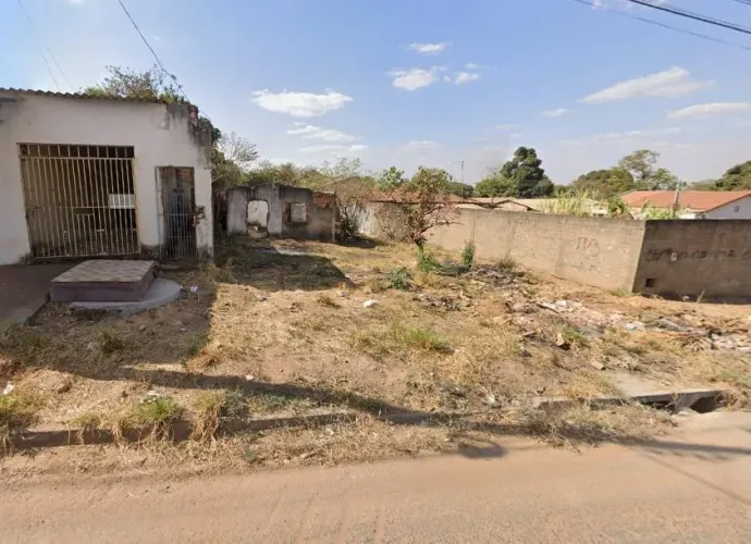 Lote contra esquina em Aparecida de Goiânia. Parcela em até 60 meses.