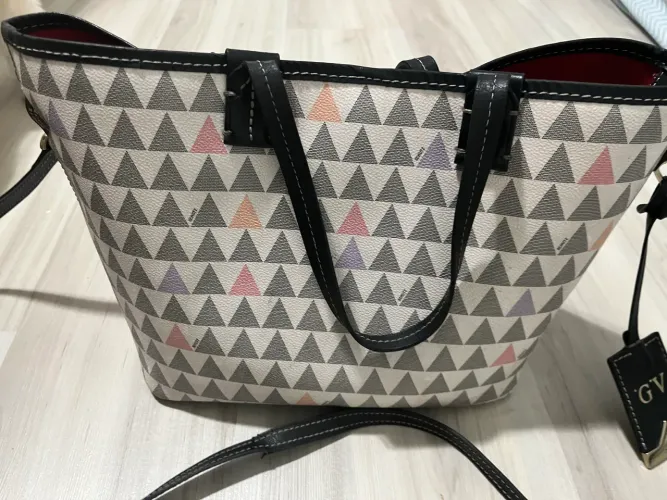 Bolsa Shutz triangle