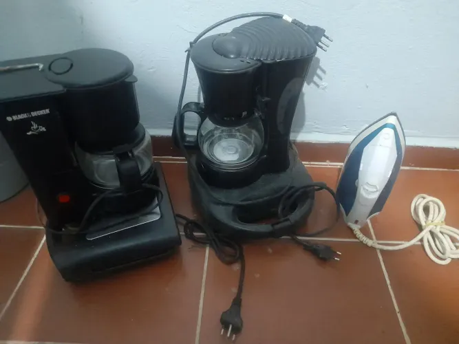 "VENDO TUDO".