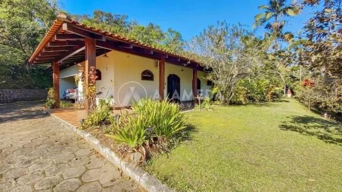 CASA À VENDA NO BAIRRO CARIJÓS EM INDAIAL!